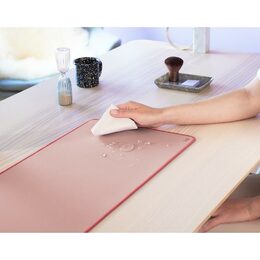 Podložka pod myš Logitech Desk Mat Studio Series. 30 x 70 cm - růžová