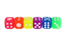 Kostka hrací svítící silikon 4x4cm 6 barev 12ks v boxu