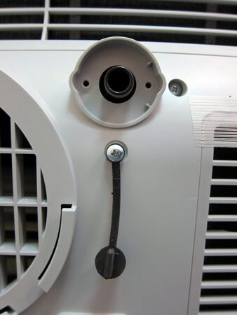Klimatizace Midea/Comfee MPD1-12CRN1 mobilní, do 40m2, 12000BTU, odvlhčování 28,8/24h, dálkové ovládání - poškozený obal