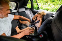 Autosedačka MoMi EMI I-SIZE černá