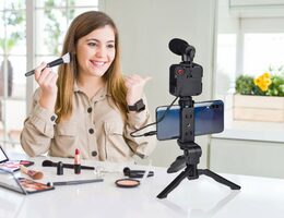 GRUNDIG Selfie studio s osvětlením a tripod ED-223813