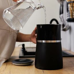 Rychlovarná konvice Huslog 1,7l černá