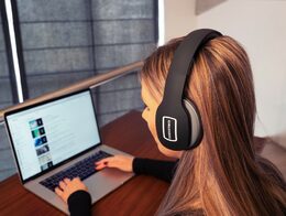 GRUNDIG Bezdrátová sluchátka bluetooth černá ED-216354