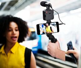 GRUNDIG Selfie studio s osvětlením a tripod ED-223813