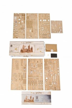 Hračka Ugears 3D dřevěné mechanické puzzle Hrad Bradavice, Harry Potter