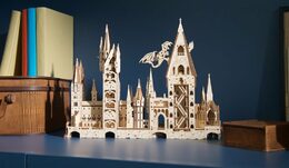 Hračka Ugears 3D dřevěné mechanické puzzle Hrad Bradavice, Harry Potter