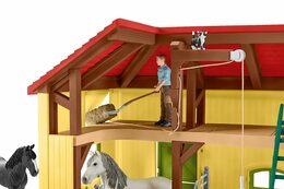 Hračka Schleich Stáj pro koně s příslušenstvím