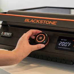 Stolní elektrický gril Blackstone 17" Griddle