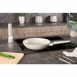 BERLINGERHAUS Pánev s titanovým povrchem 28 cm Sahara Collection BH-8054