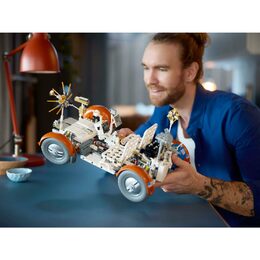 Lunární průzkumné voz. NASA Apollo 42182