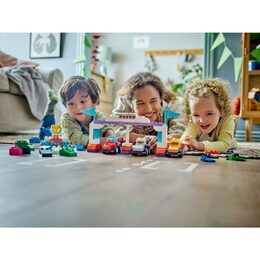 Závodní auta a řidiči týmu F1 10445 LEGO