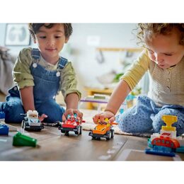 Závodní auta a řidiči týmu F1 10445 LEGO