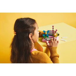 Psací stroj s květinami 31169 LEGO