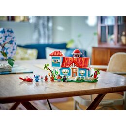 43268 Lilo a Stitch a dom. na pláži LEGO