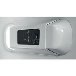 LI9 S2E W 1 CHLADNIČKA KOMBI INDESIT